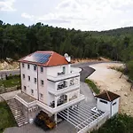 Stipanovi Dvori 招待所 4*