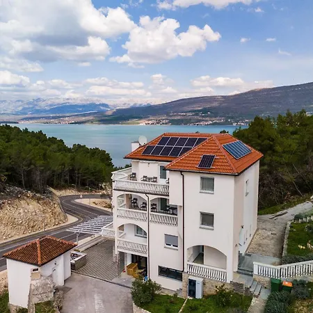 Stipanovi Dvori Guest house *
