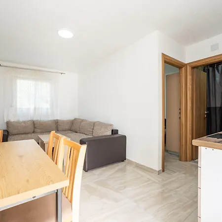 Stipanovi Dvori Pensjonat 4*
